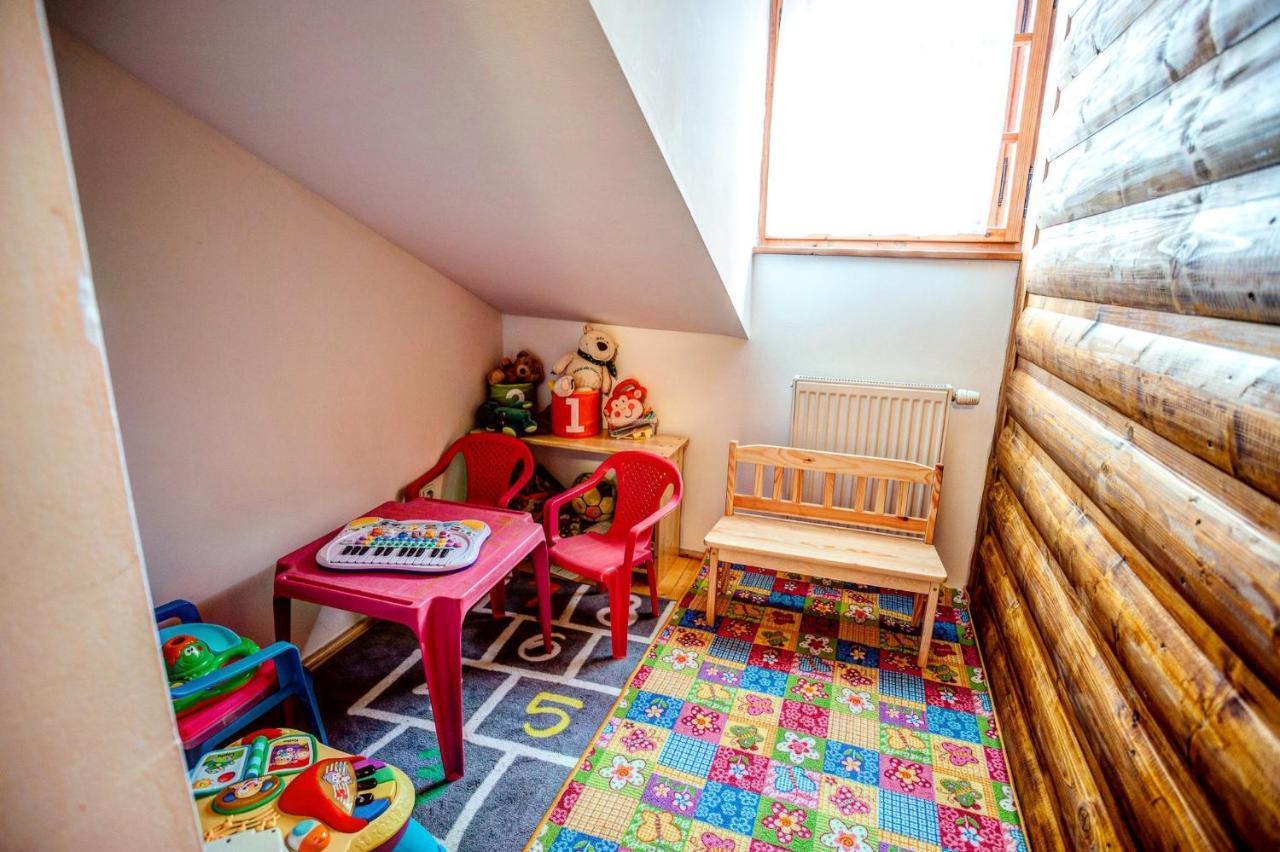 Janosikova Valaska Hills Apartments Terhely Kültér fotó