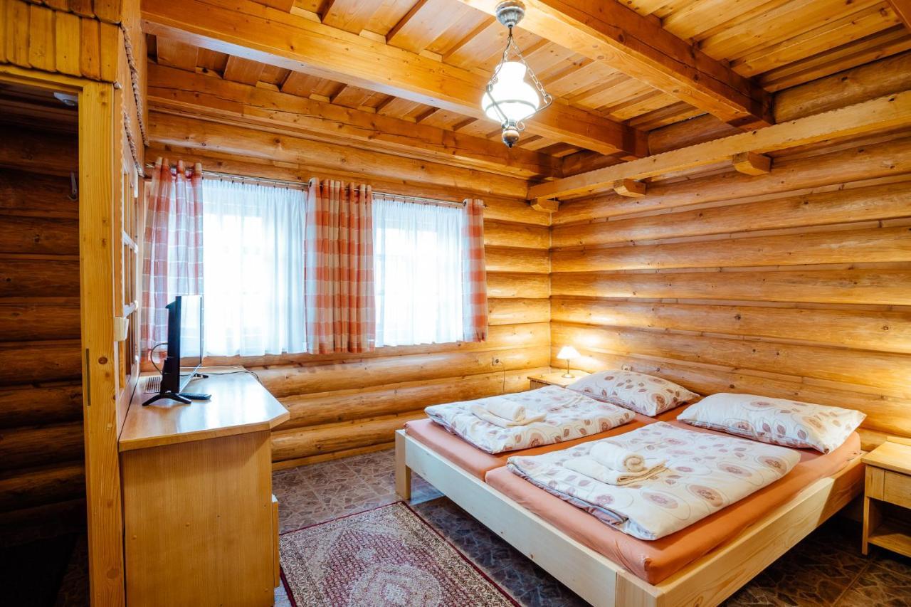 Janosikova Valaska Hills Apartments Terhely Kültér fotó