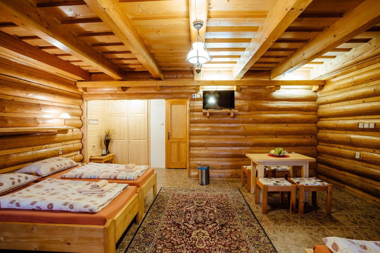 Janosikova Valaska Hills Apartments Terhely Kültér fotó