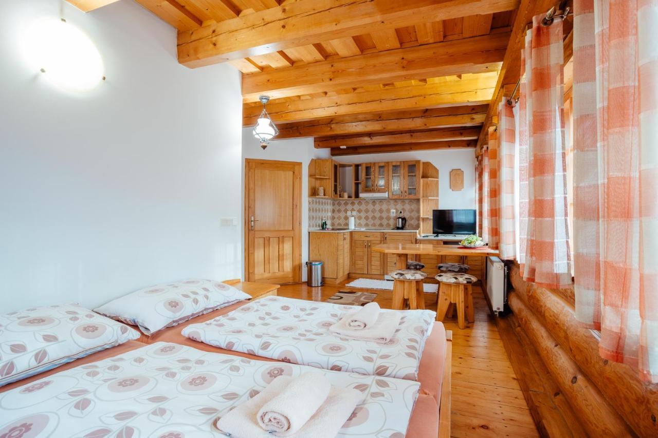 Janosikova Valaska Hills Apartments Terhely Kültér fotó