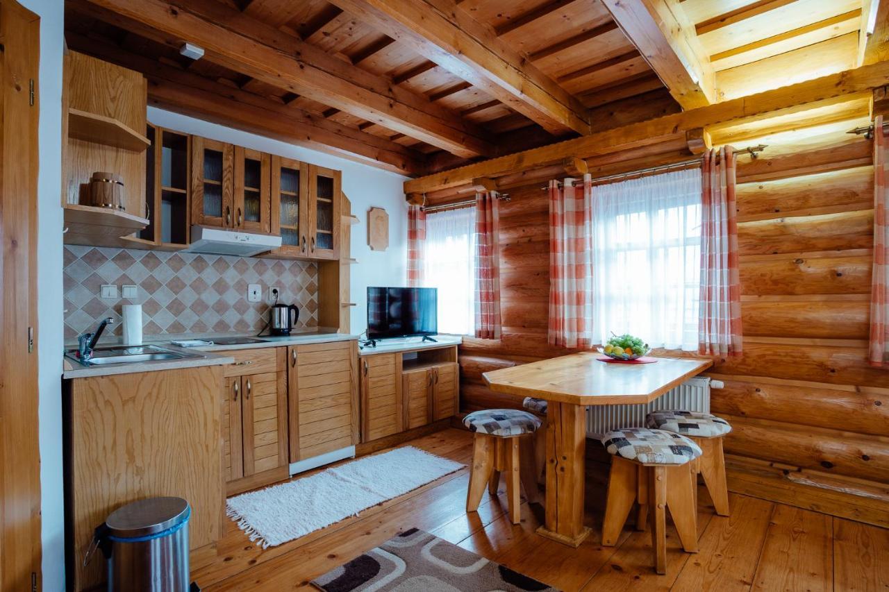 Janosikova Valaska Hills Apartments Terhely Kültér fotó