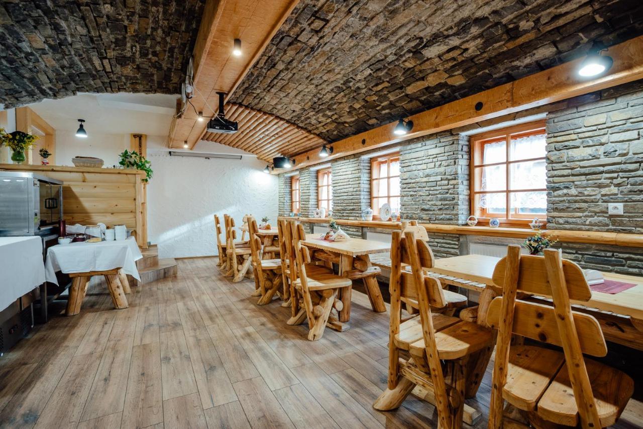 Janosikova Valaska Hills Apartments Terhely Kültér fotó