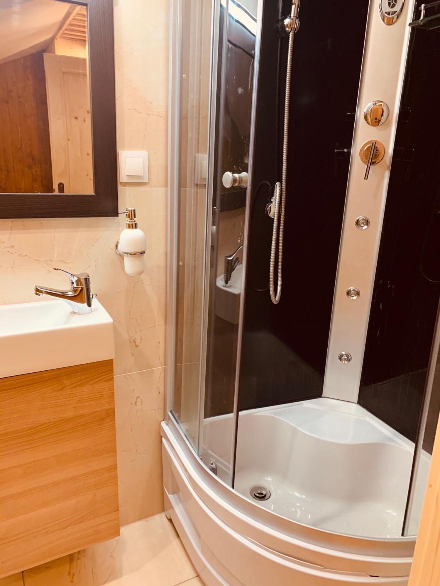 Janosikova Valaska Hills Apartments Terhely Szoba fotó