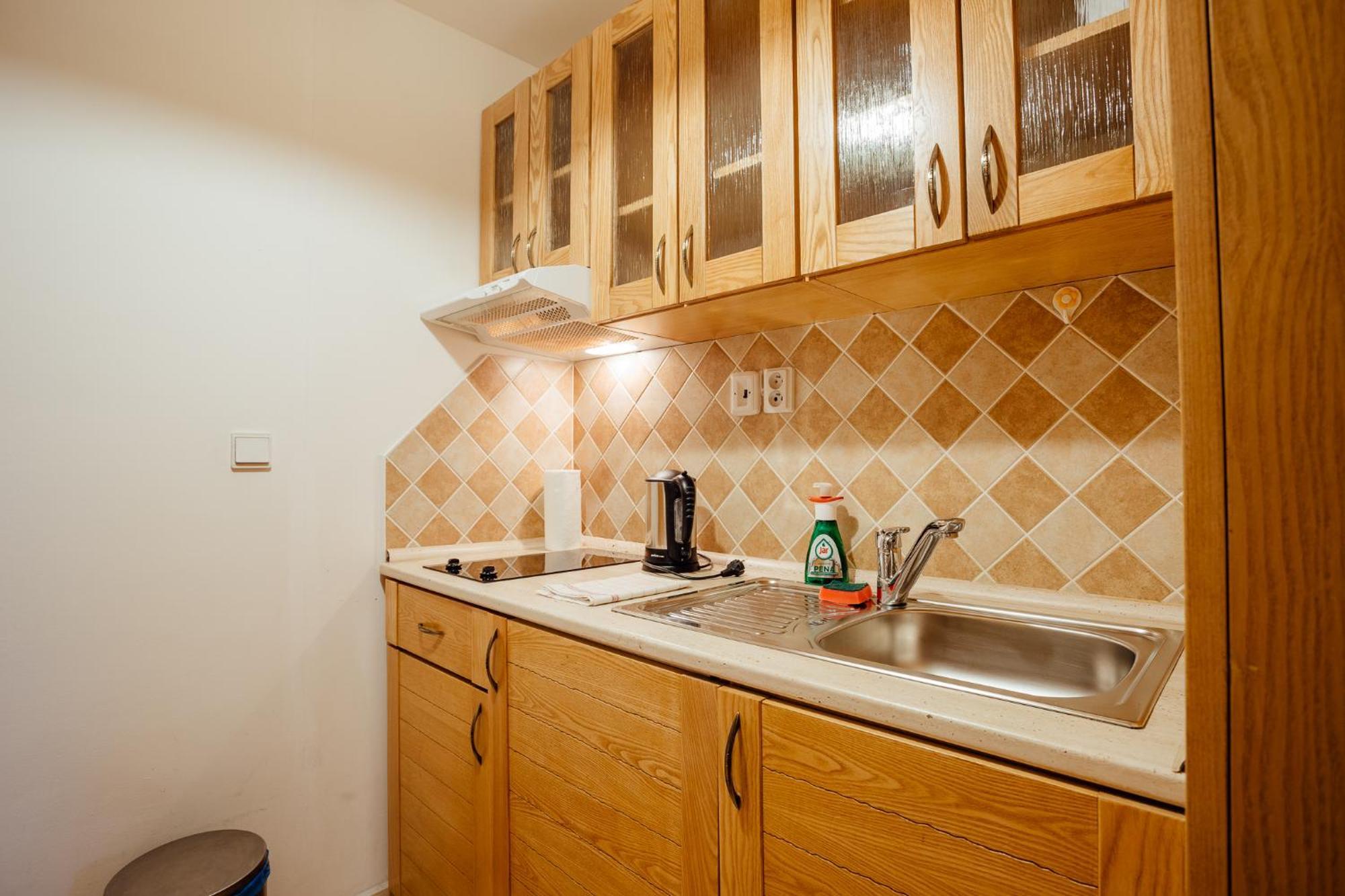 Janosikova Valaska Hills Apartments Terhely Kültér fotó